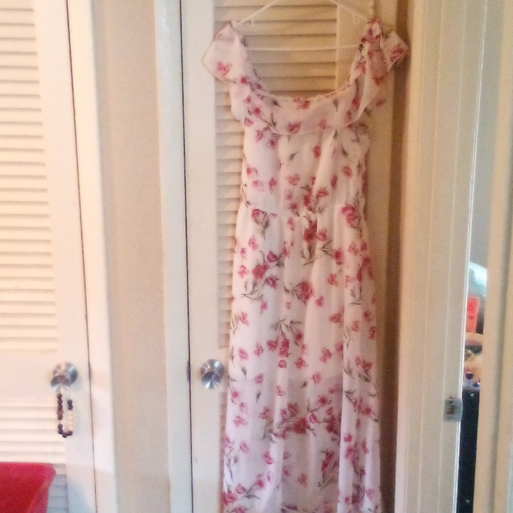 A spring floral high low dress. - Picture 2 of 2